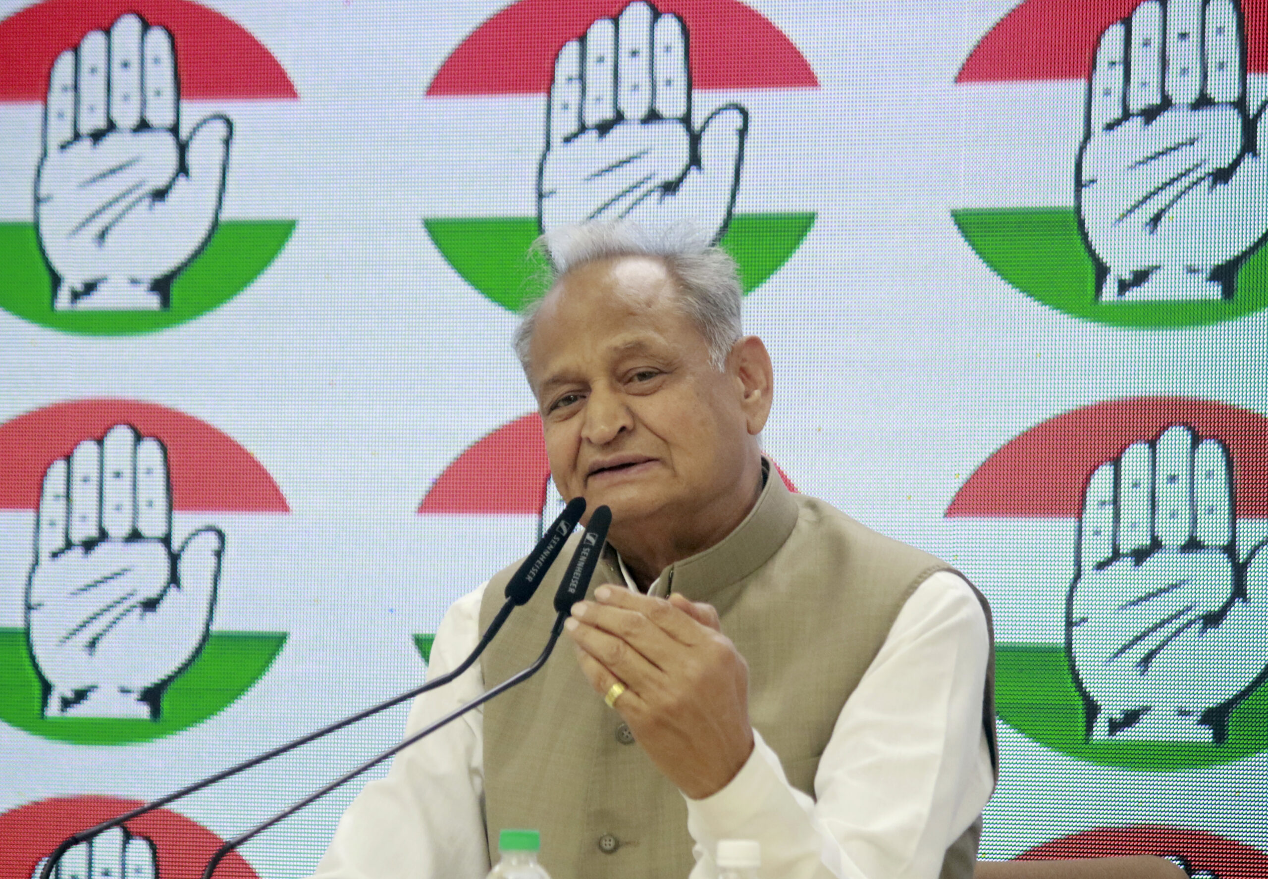 New Delhi: Ashok Gehlot addresses press conference