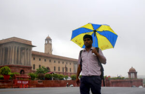 Rain lashes New Delhi