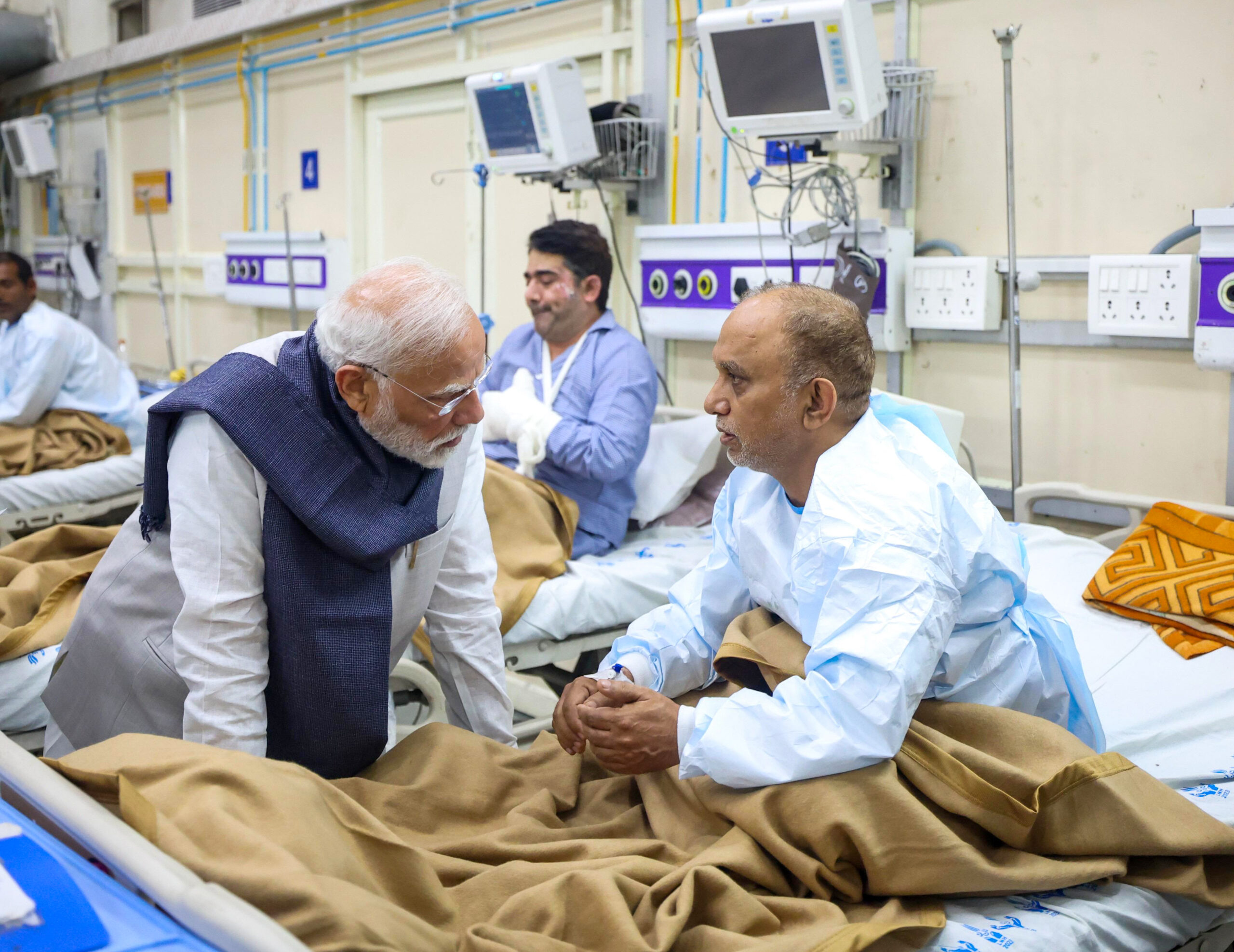 New Delhi: PM Modi Visits Blast Victims at LNJP Hospital